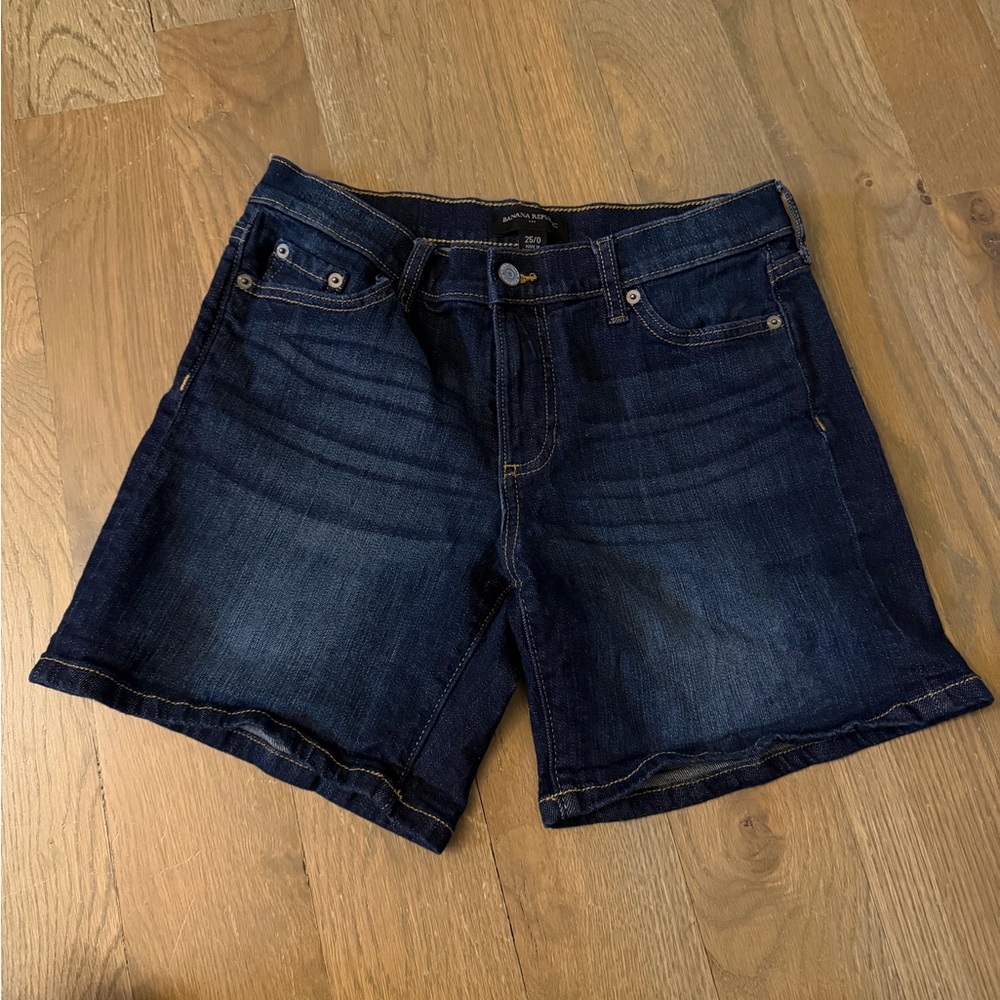 Banana Republic Dark wash Denim Women's Shorts mid rise Sz 25 /0